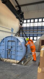 lifting the oxygen chamber